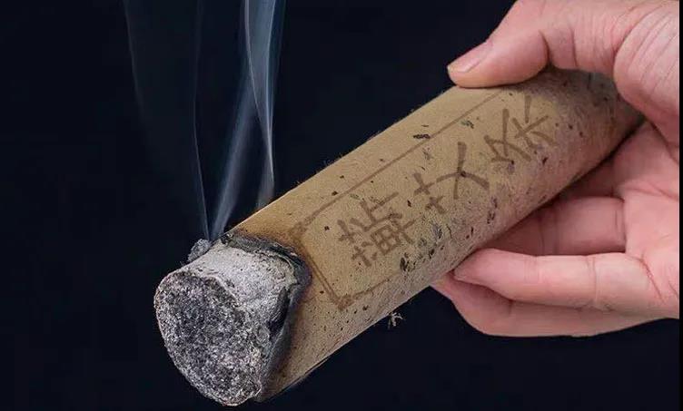 學會這5種艾灸手法，在家也能做艾灸